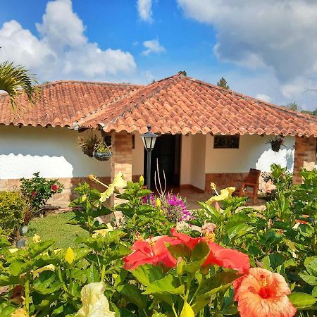 CASA CAMPESTRE frente Acuarela -Mesa de los Santos La Granja Exterior foto